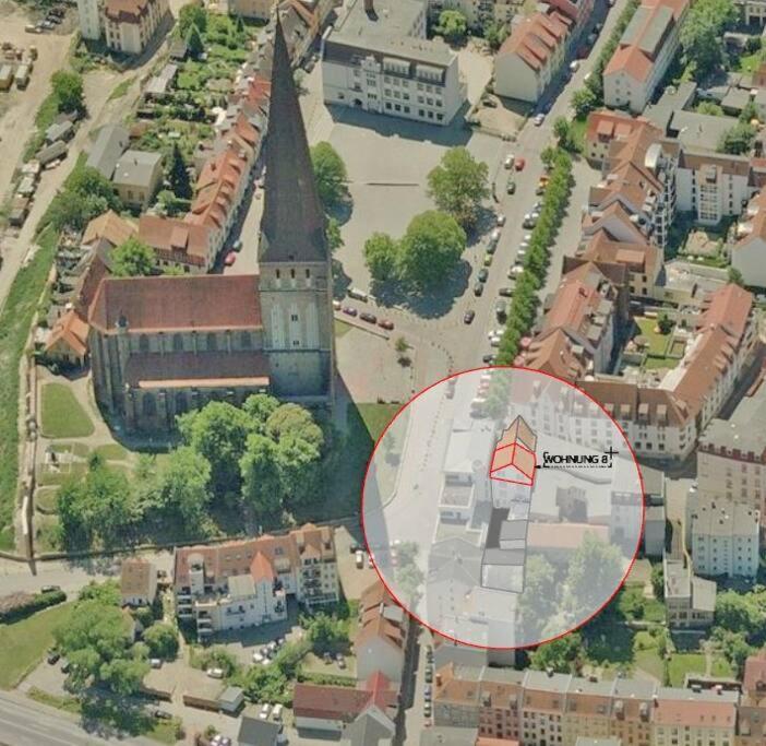 Ueber Den Daechern Der Altstadt Росток Экстерьер фото